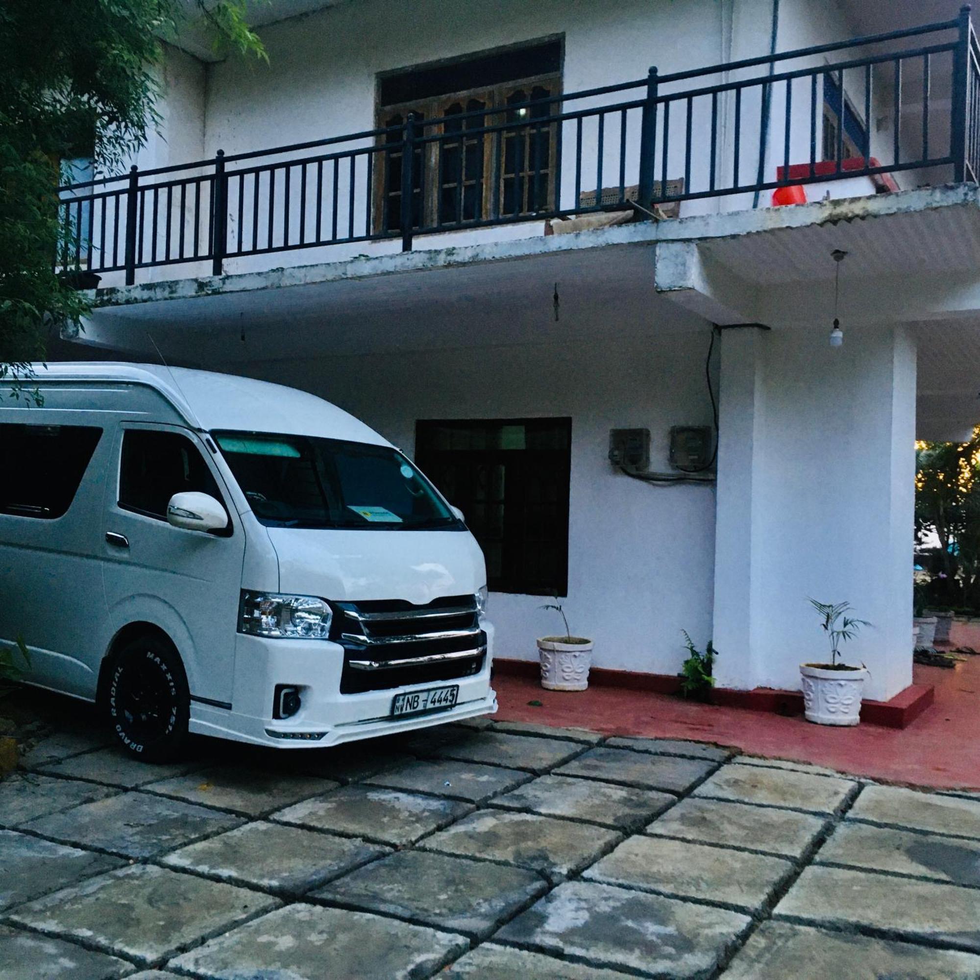 adhisham village home Beragala Exteriör bild